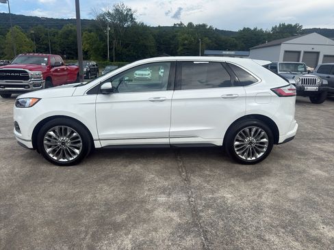 Used 2021 Ford Edge Titanium w/ Equipment Group 301A FWD image 2