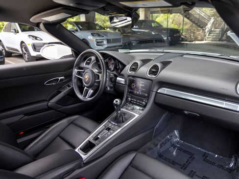 Certified 2024 Porsche 718 Boxster S RWD image 55