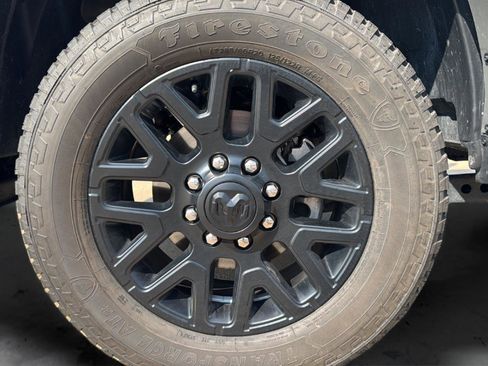 Used 2025 RAM 2500 Limited AWD/4WD image 34