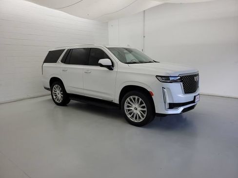 Used 2023 Cadillac Escalade Premium Luxury w/ LPO, Floor Liner Package RWD image 4