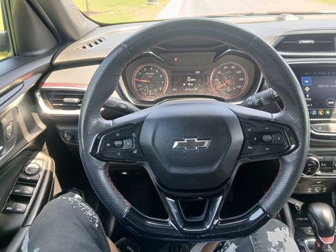 Used 2022 Chevrolet TrailBlazer RS w/ Sun and Liftgate Package AWD/4WD image 35