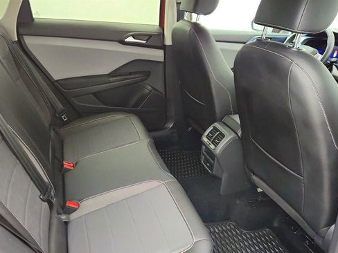 Used 2022 Volkswagen Taos SE image 22