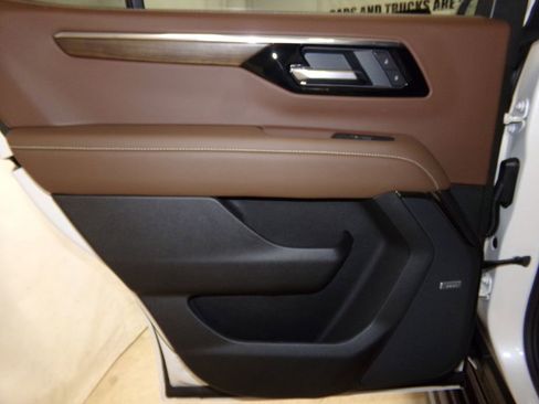 New 2025 Chevrolet Tahoe High Country image 13