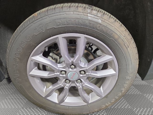 Used 2023 GMC Terrain SLT w/ Tech Package AWD/4WD image 11