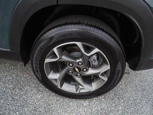 Certified 2025 Chevrolet Trax LT w/ Driver Confidence Package FWD image 37