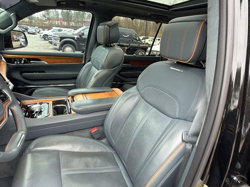 Used 2022 Jeep Grand Wagoneer Series II image 17