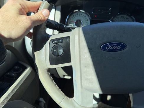 Used 2013 Ford Expedition Limited image 20