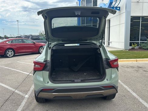 Used 2024 Chevrolet Trax ACTIV w/ Sunroof Package FWD image 15
