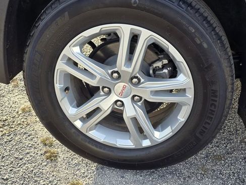 Used 2023 GMC Terrain SLE w/ Driver Convenience Package FWD image 11