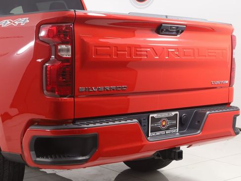 Used 2023 Chevrolet Silverado 1500 Custom image 19