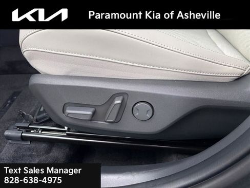 New 2025 Kia Niro EX Touring image 19