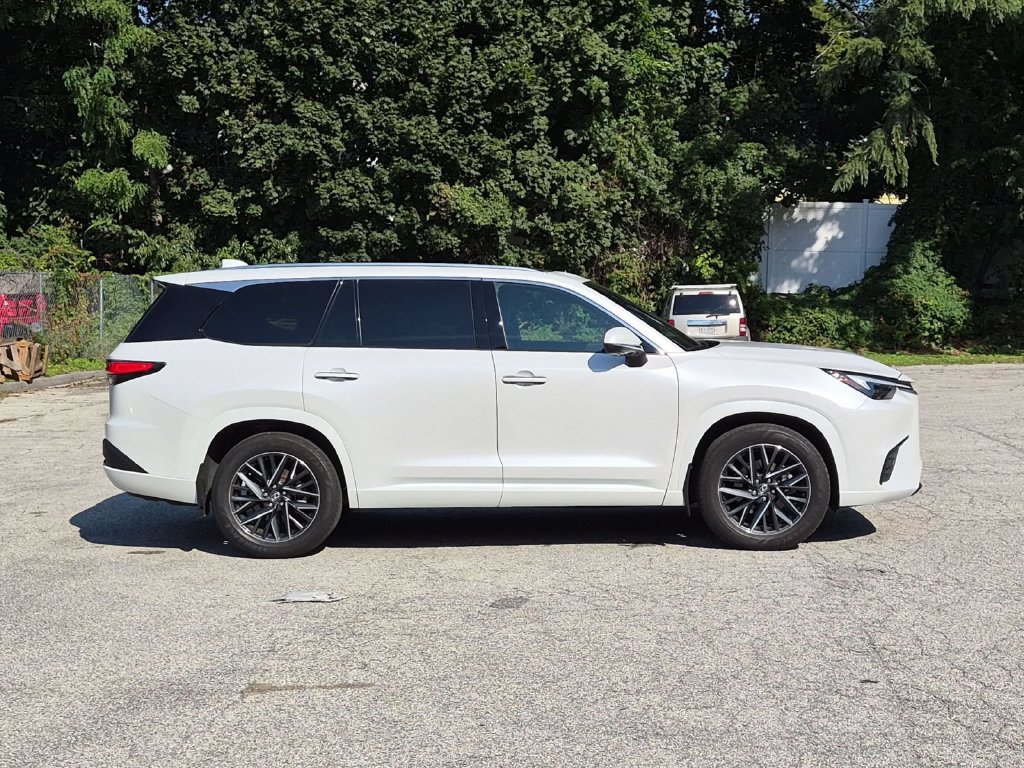 Used 2025 Lexus TX 350 AWD w/ Technology Package image 2
