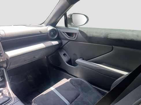 Used 2026 Toyota GR86 Premium w/ ALL Weather Mat Package (TMS) RWD image 23