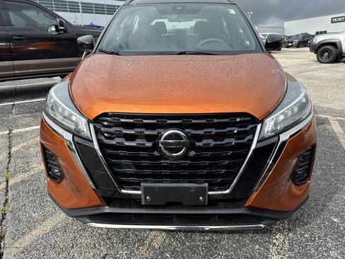 Used 2021 Nissan Kicks SR FWD image 11