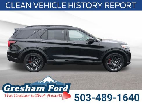 Used 2025 Ford Explorer ST image 9