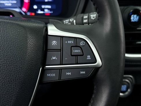 Used 2024 Toyota Grand Highlander AWD image 39