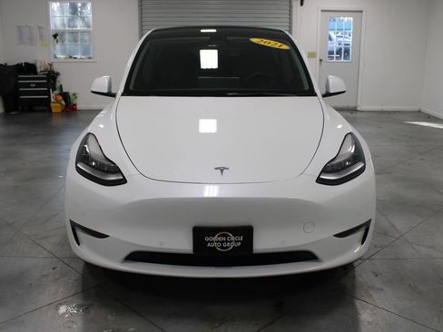 Used 2021 Tesla Model Y Long Range image 3