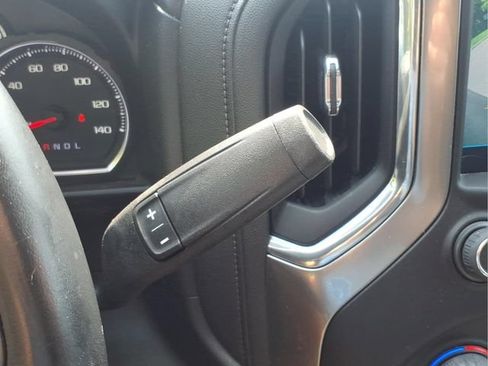 Used 2022 Chevrolet Silverado 1500 LT AWD/4WD image 30
