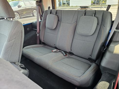 Used 2024 Jeep Wrangler Sport AWD/4WD image 32