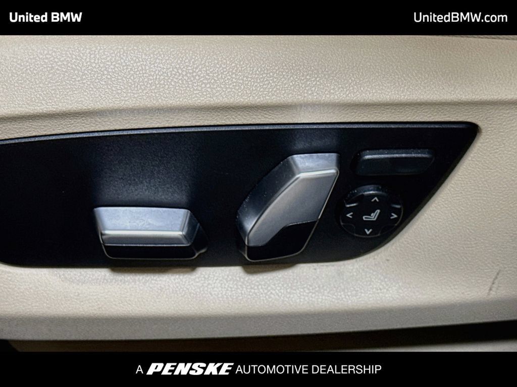 Used 2022 BMW 530i w/ Premium Package RWD image 11