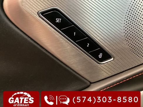 Used 2021 Chevrolet Corvette Stingray Premium Cpe w/ Z51 Performance Package image 24