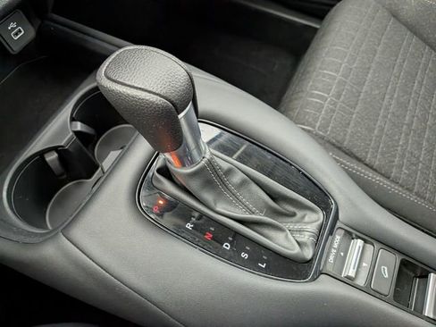 Used 2023 Honda HR-V LX image 19