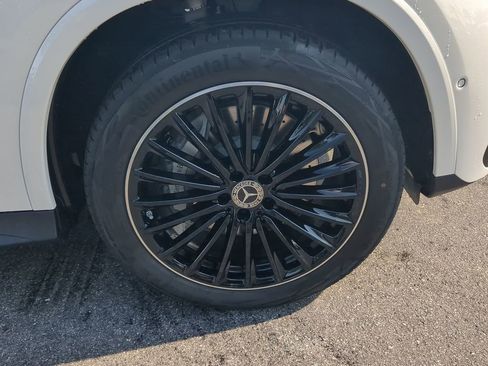 New 2025 Mercedes-Benz GLC 350e 4MATIC image 23