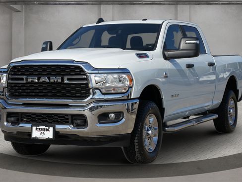 Used 2024 RAM 2500 Big Horn AWD/4WD image 1