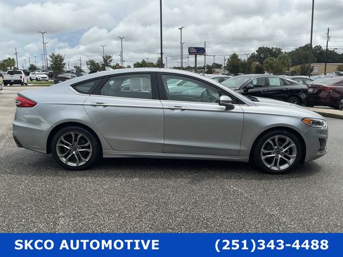 Used 2020 Ford Fusion SEL FWD image 6