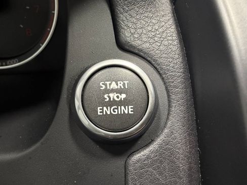 Used 2013 Land Rover LR2 HSE AWD/4WD image 25