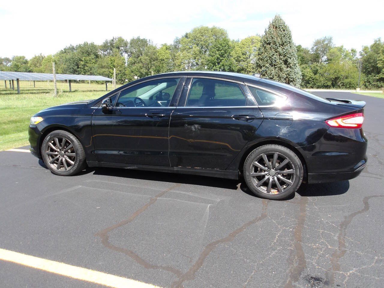 Used 2016 Ford Fusion SE FWD image 11