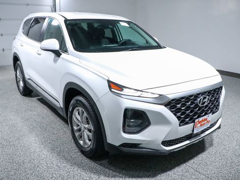 Used 2019 Hyundai Santa Fe SE image 5