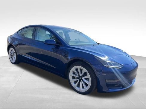 Used 2022 Tesla Model 3 Long Range image 1