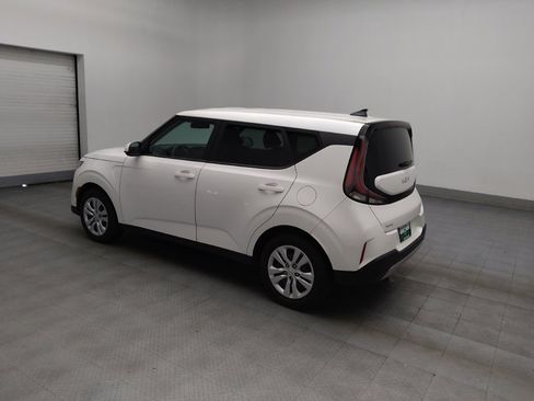Used 2023 Kia Soul LX image 3