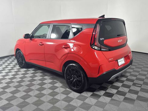 Used 2023 Kia Soul LX FWD image 5