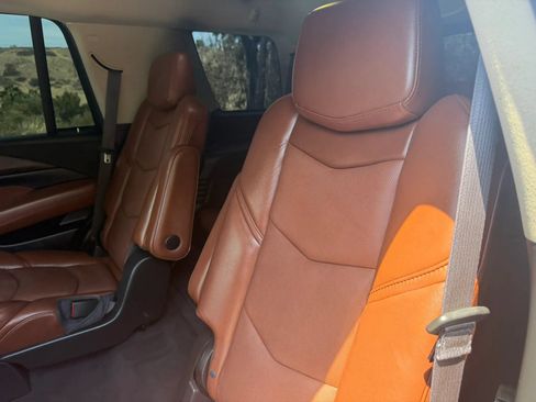 Used 2017 Cadillac Escalade Premium Luxury AWD/4WD image 14