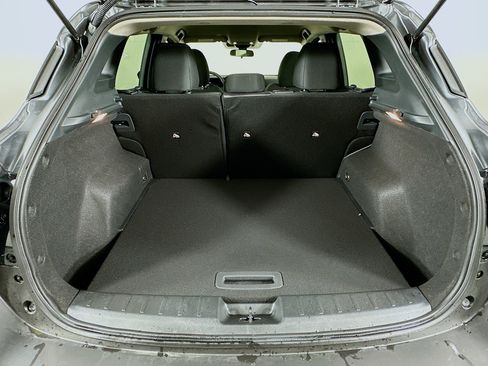 Used 2025 Nissan Kicks SV image 27