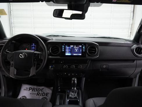 Used 2019 Toyota Tacoma TRD Sport image 31