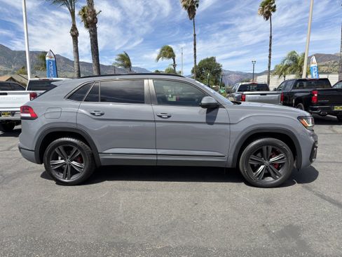 Used 2021 Volkswagen Atlas Cross Sport SE w/ Panoramic Sunroof Package FWD image 9