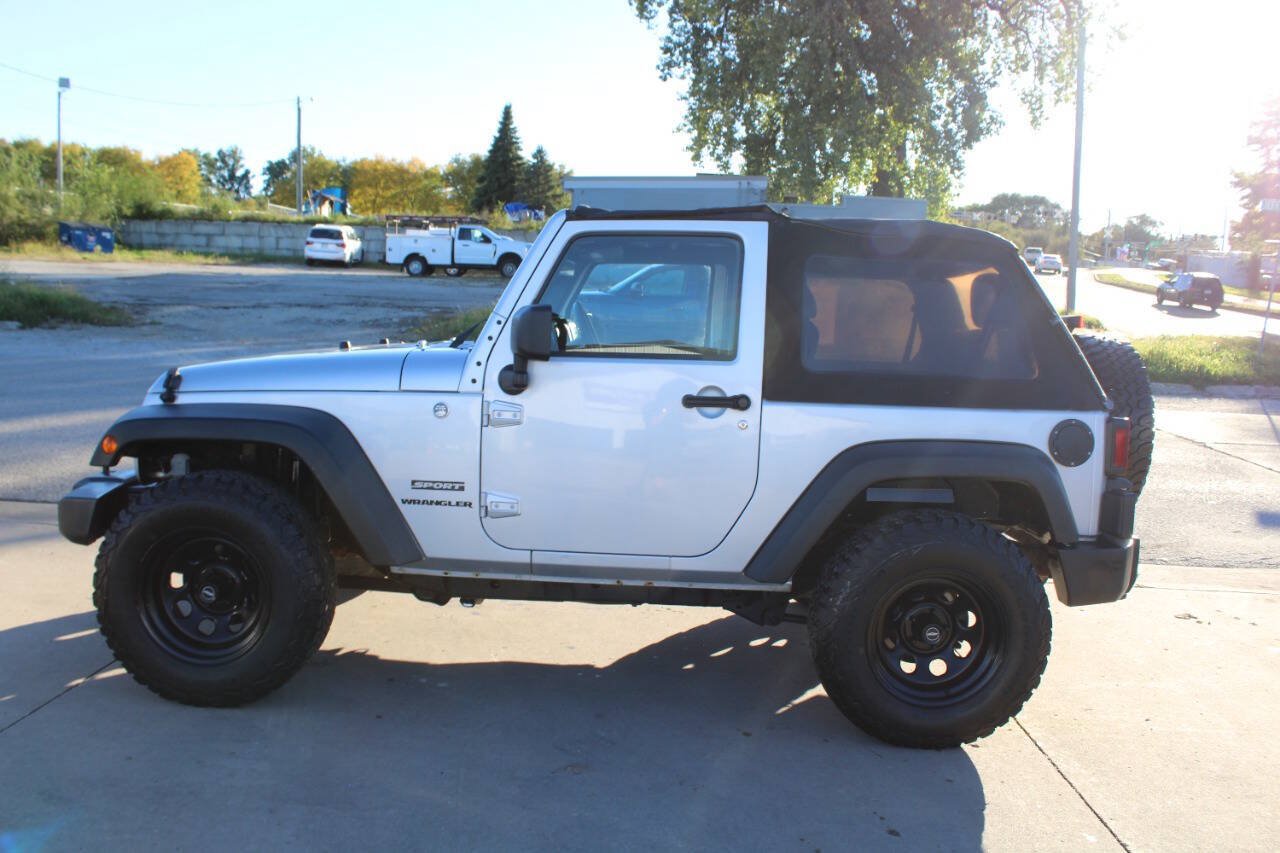 Used 2011 Jeep Wrangler Sport AWD/4WD image 5