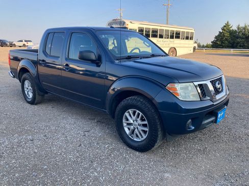 Used 2016 Nissan Frontier SV RWD image 9