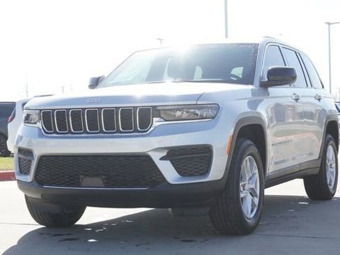 New 2026 Jeep Grand Cherokee Laredo X image 3