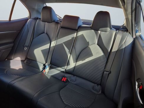 Used 2020 Toyota Camry SE image 13