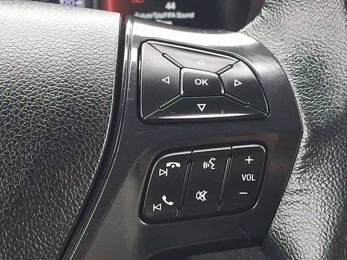 Used 2018 Ford Explorer XLT w/ Equipment Group 202A AWD/4WD image 22