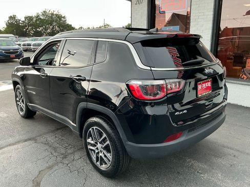 Used 2017 Jeep Compass Latitude w/ Popular Equipment Group AWD/4WD image 5