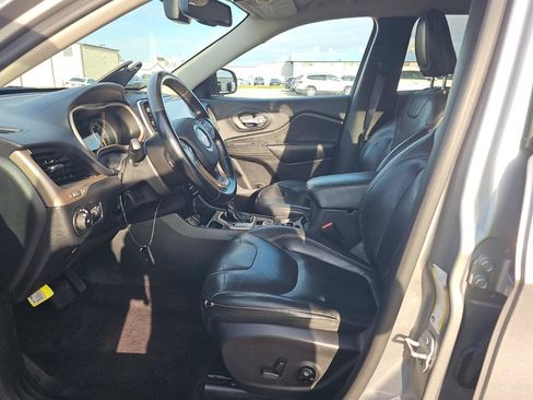 Used 2016 Jeep Cherokee Limited FWD image 8