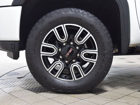 Used 2023 GMC Sierra 2500 AT4 w/ AT4 Premium Plus Package image 30