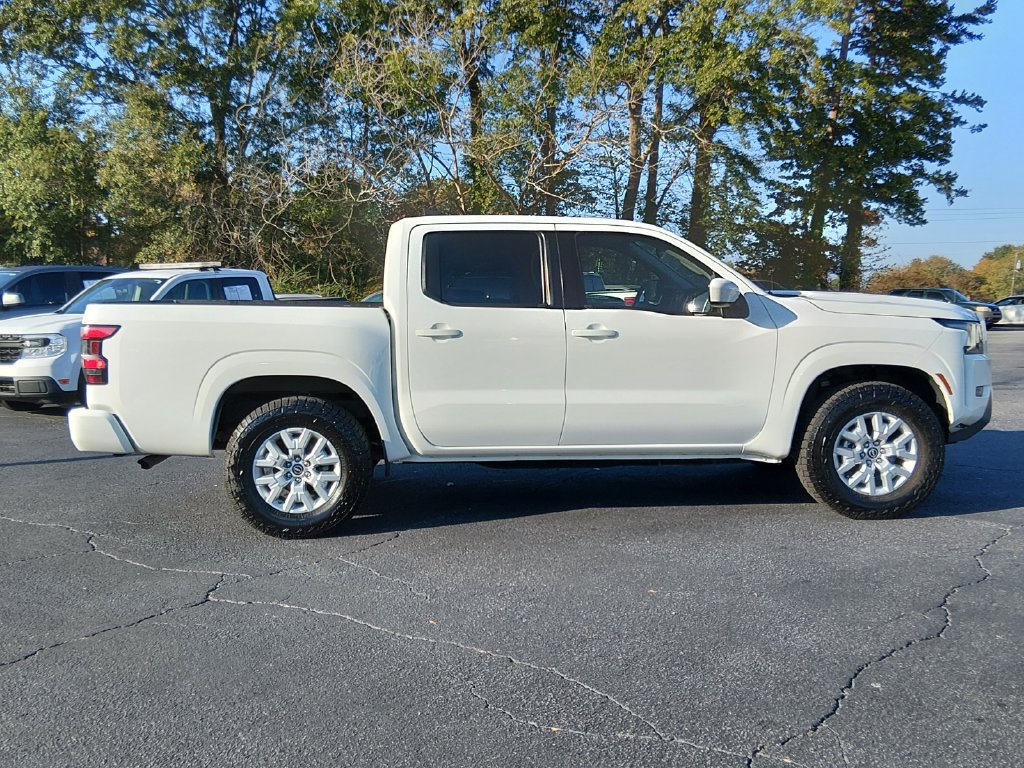 Used 2023 Nissan Frontier SV AWD/4WD image 3