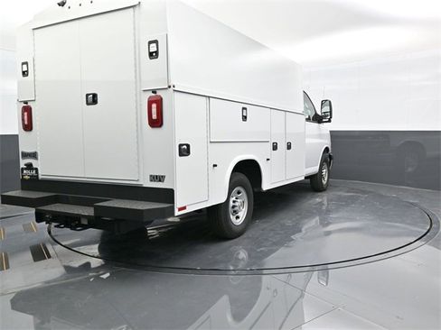 New 2025 Chevrolet Express 3500 w/ Power Convenience Package image 6