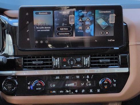 New 2026 Nissan Pathfinder Platinum FWD image 20